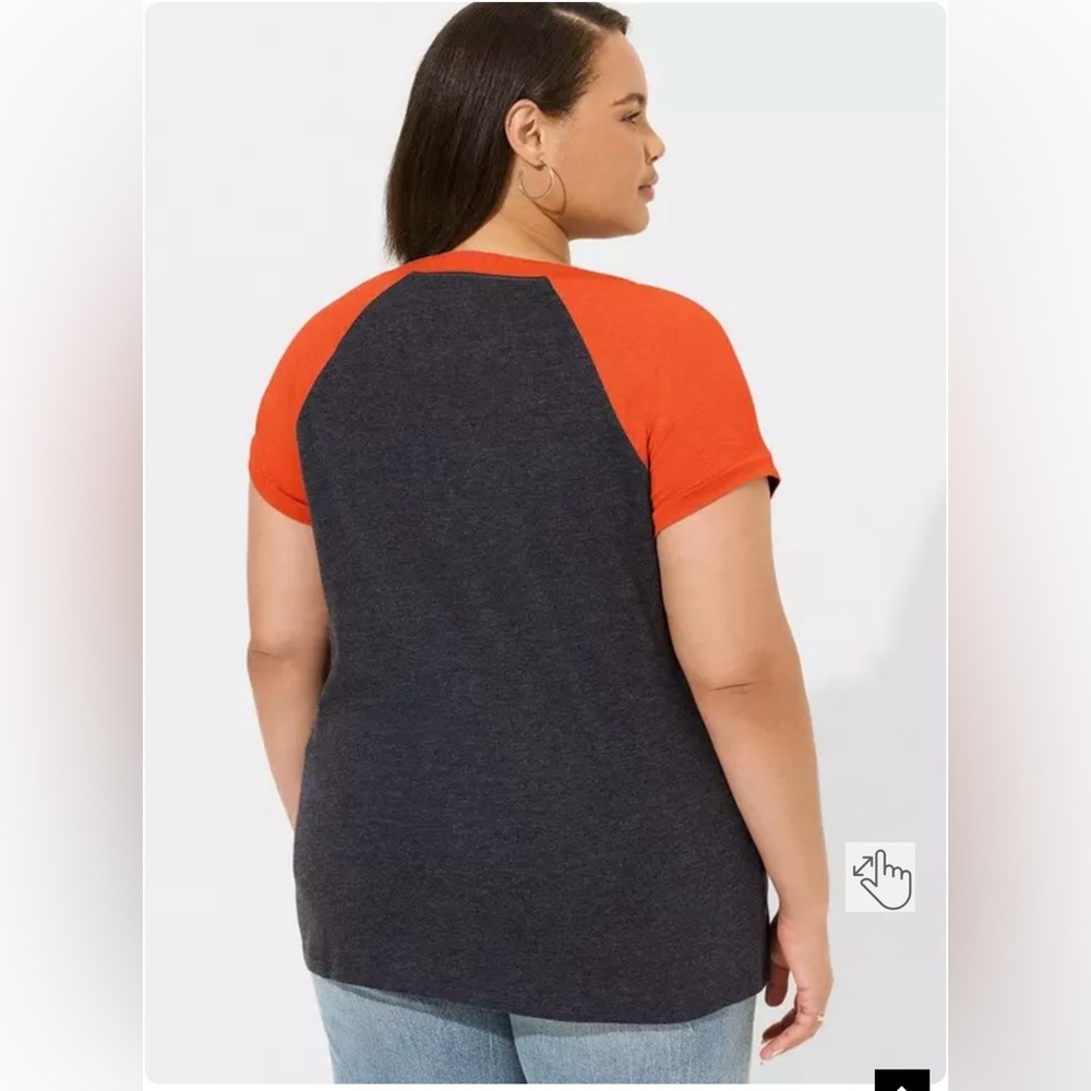 NWOT Torrid MLB Detroit Tigers Classic Fit Cotton Raglan V-Neck Tee size 1 - Picture 2 of 7